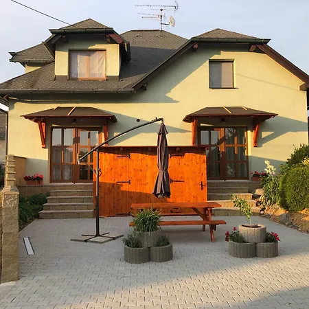 Nad Lipou, Apartman 2 Hrubá Skála