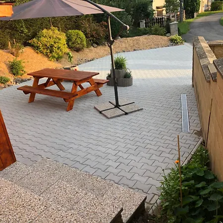 Nad Lipou, Apartman 2 アパート *